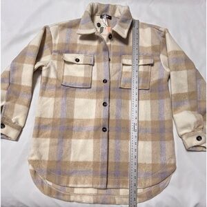 Size medium nice thick flannel jacket are you. Great for spring or fall.